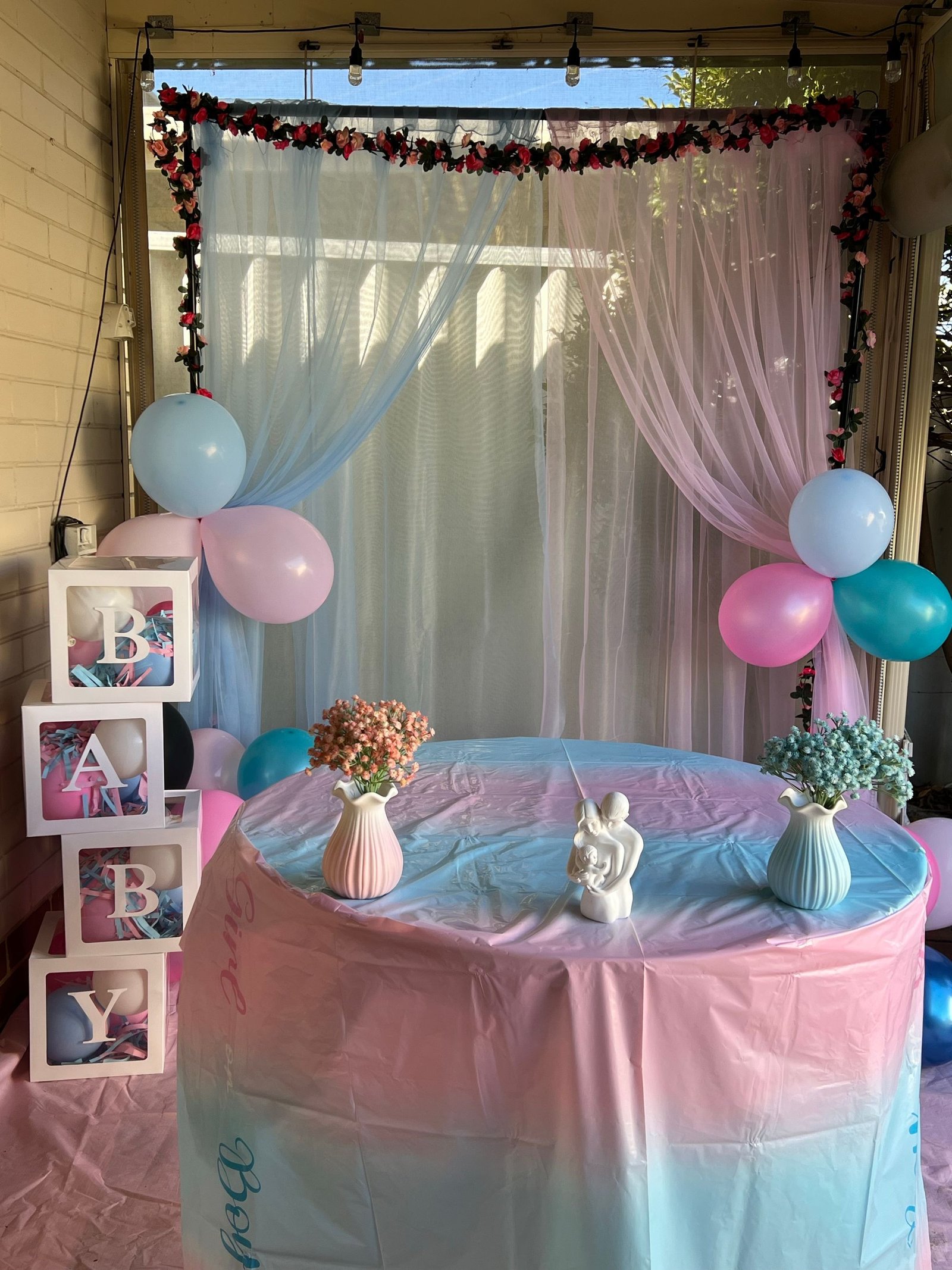 Baby shower table