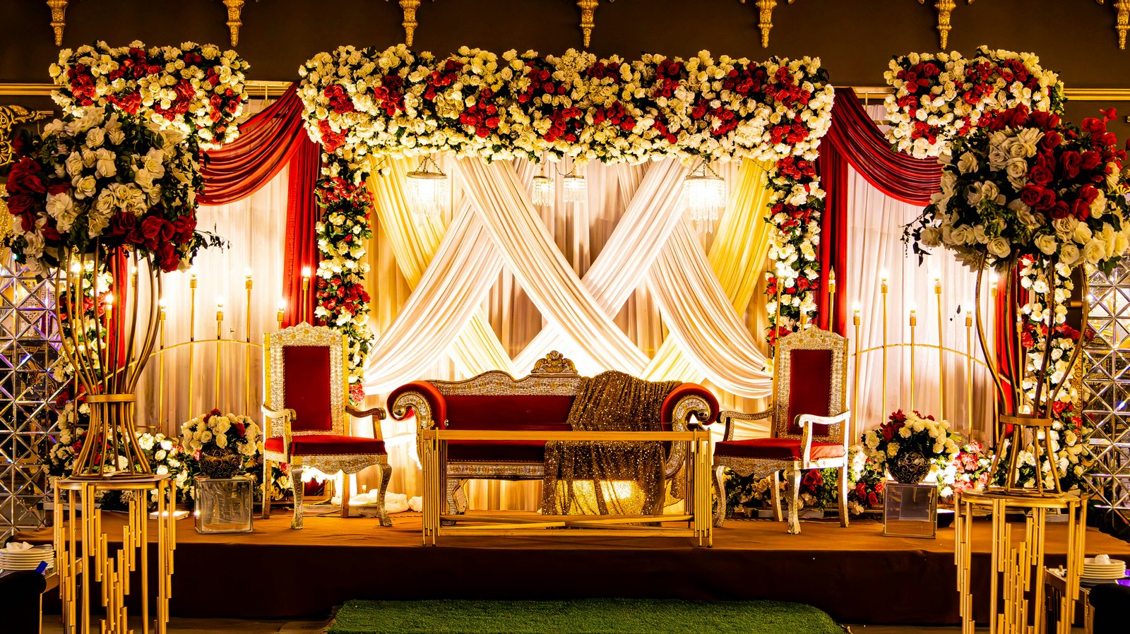 Red and white rose wedding stage