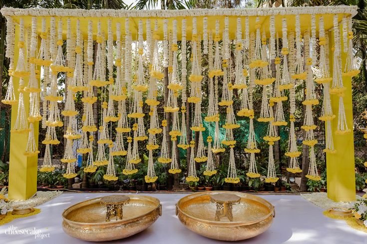 Hanging flower strings